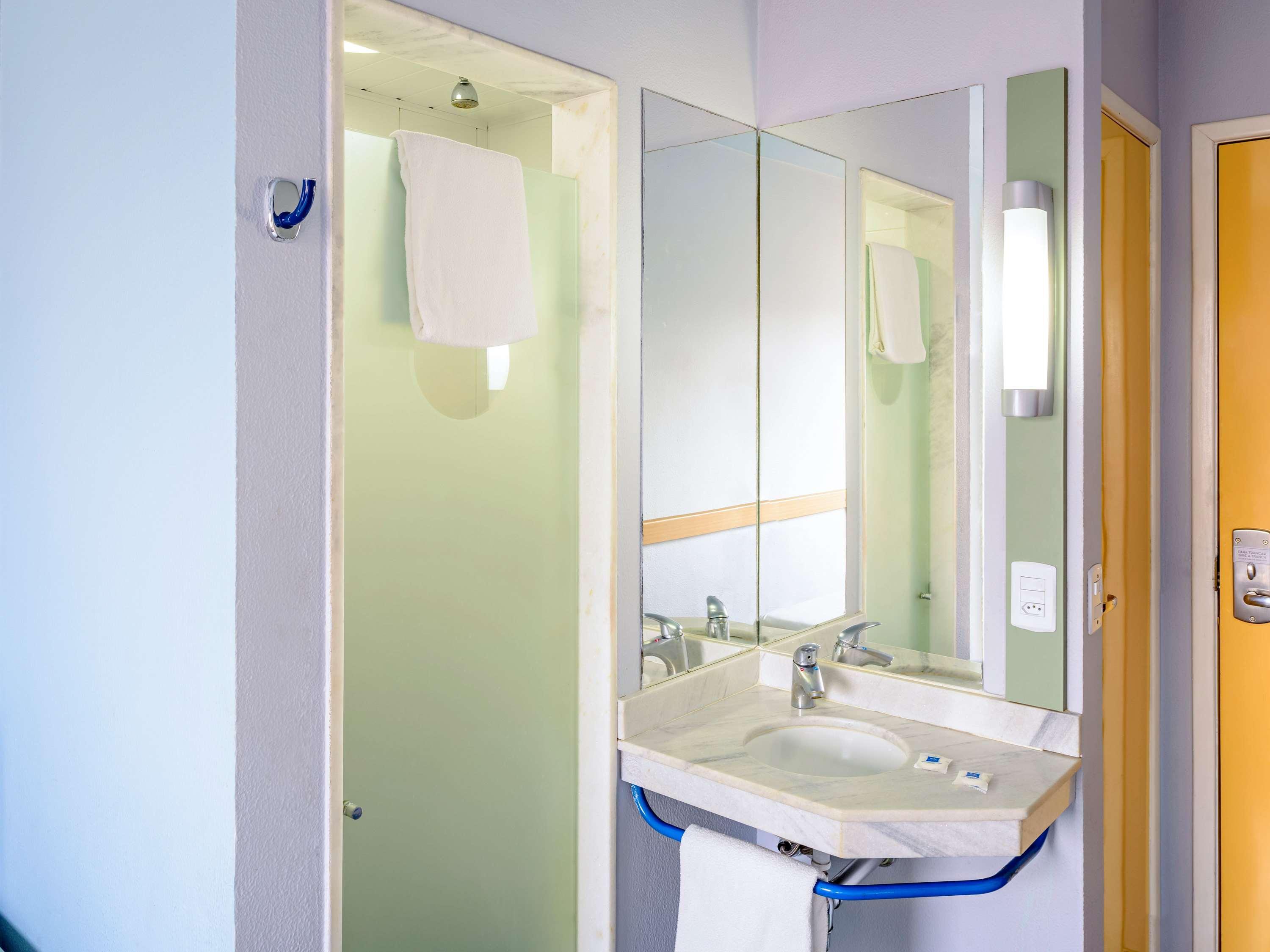 Ibis Budget Belem Esterno foto