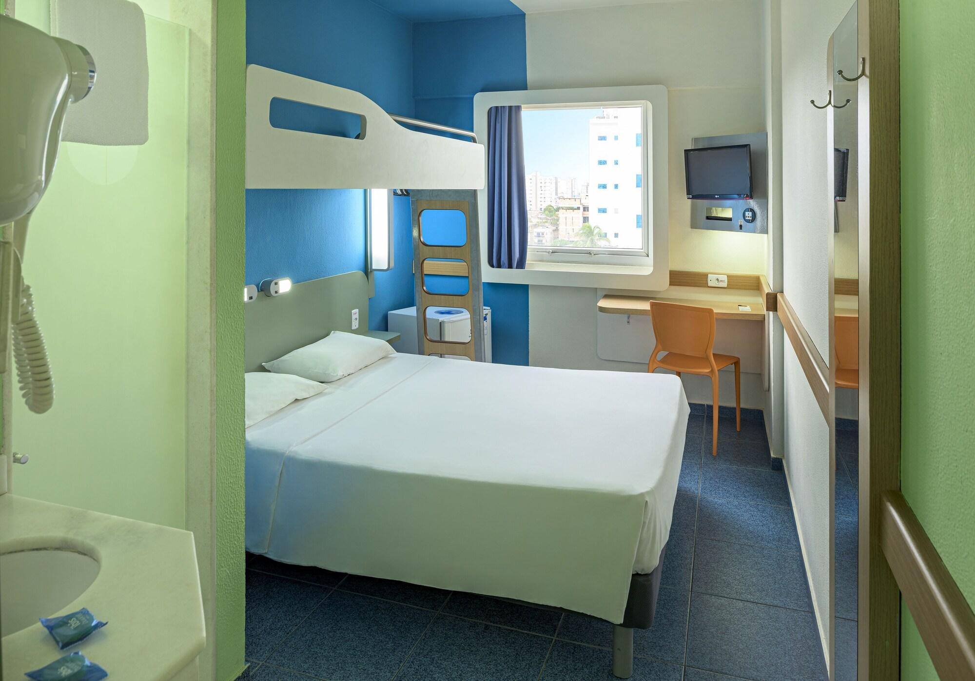 Ibis Budget Belem Esterno foto