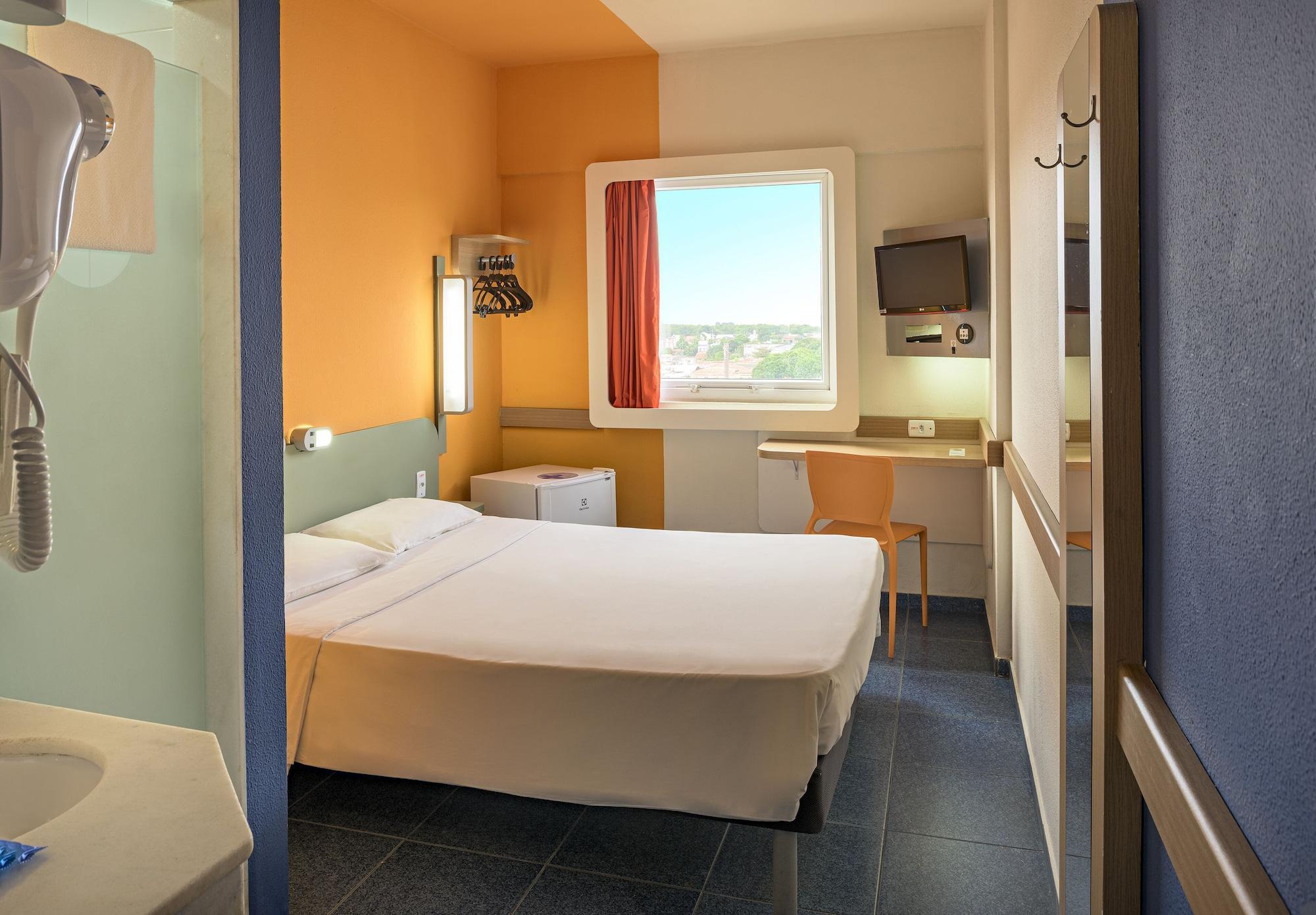 Ibis Budget Belem Esterno foto