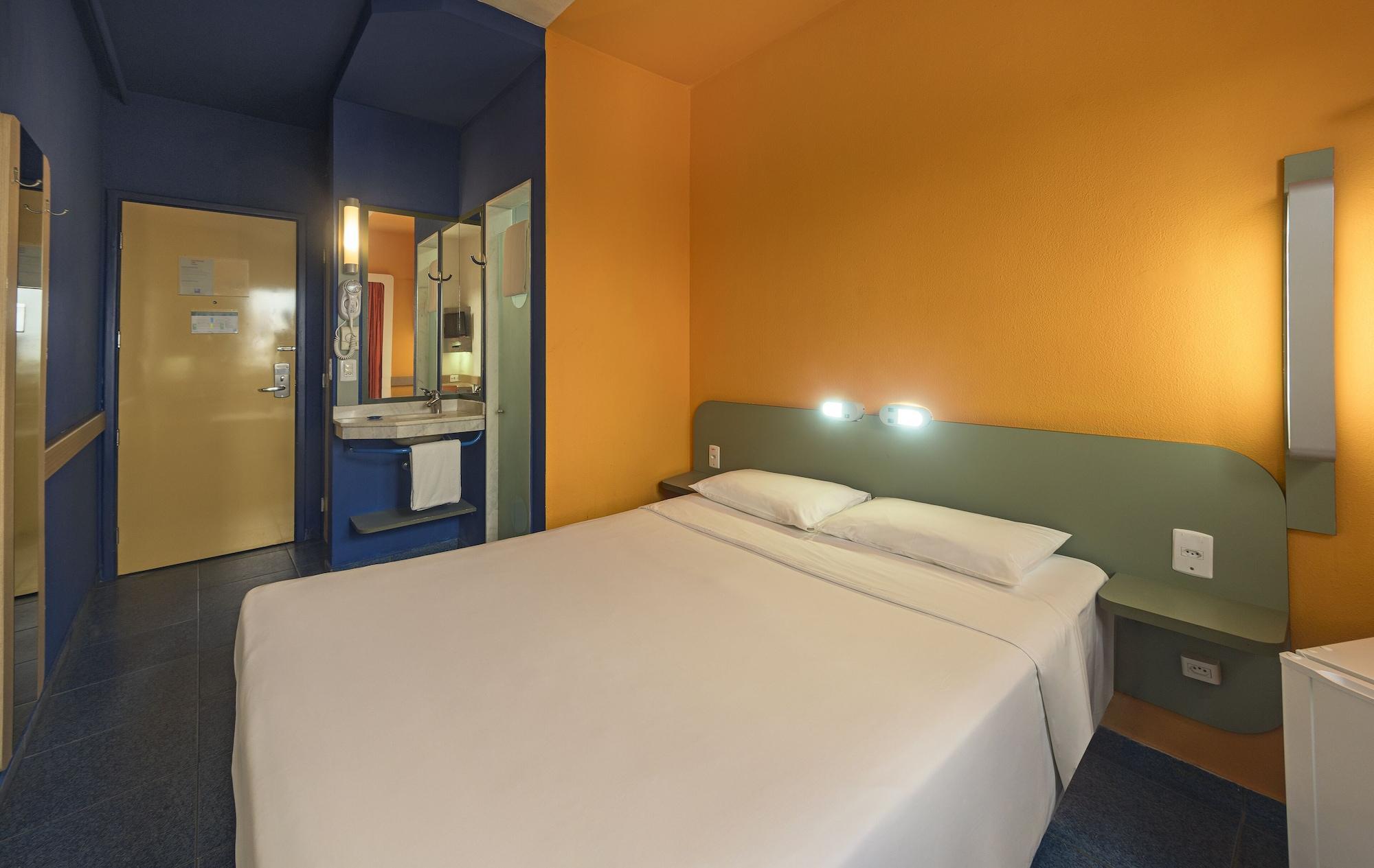 Ibis Budget Belem Esterno foto