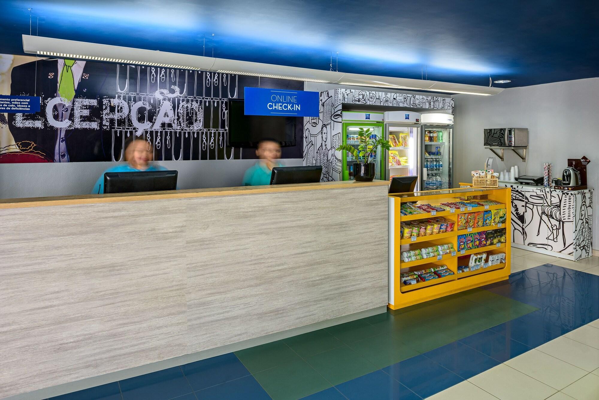 Ibis Budget Belem Esterno foto
