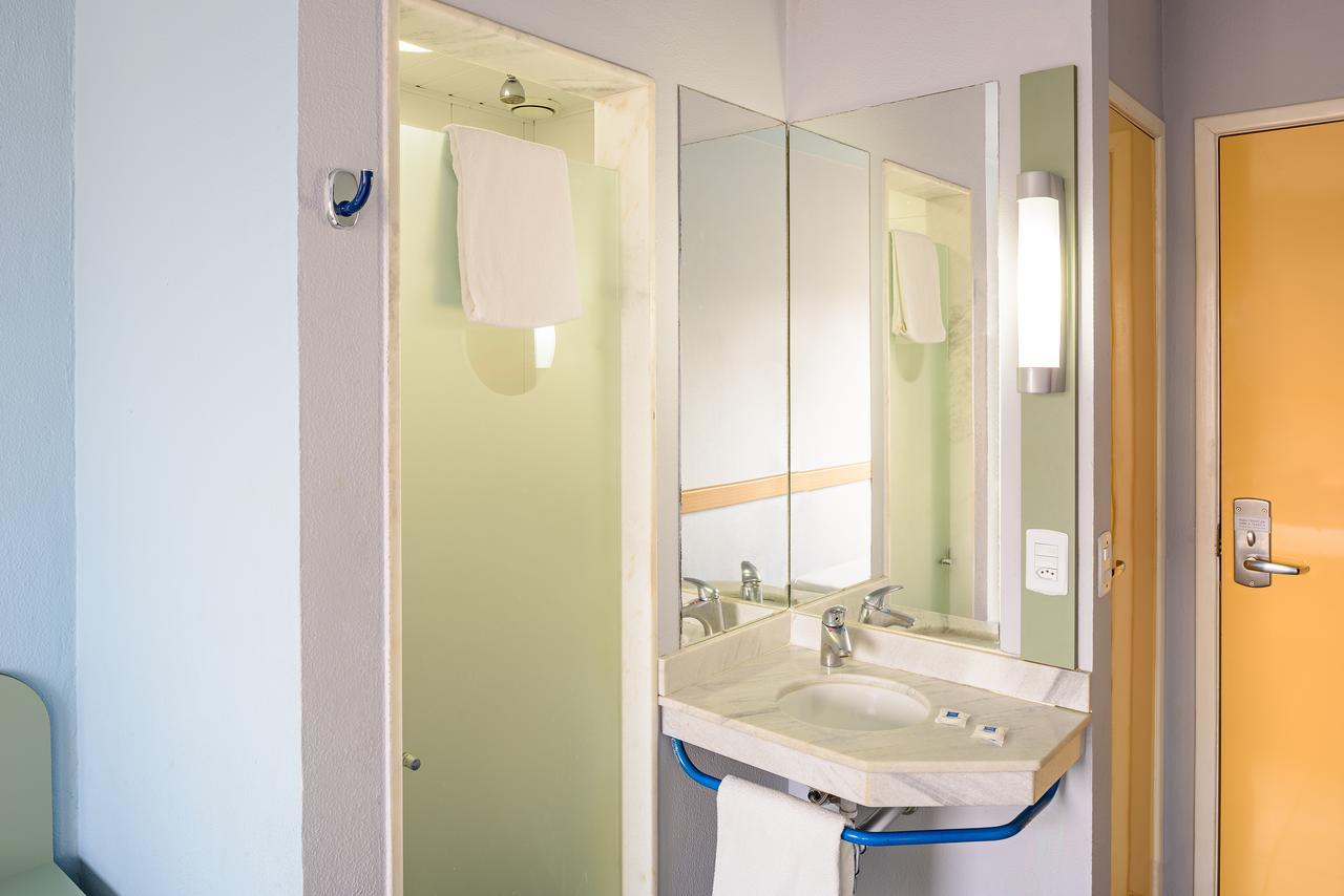 Ibis Budget Belem Esterno foto